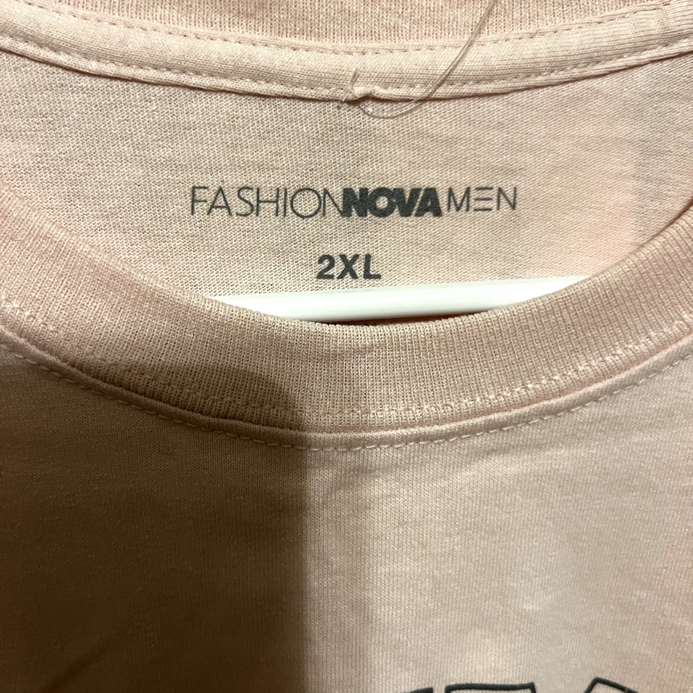 Mens short-sleeve tshirt *BRAND NEW. The tag is still attached.